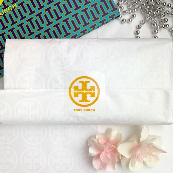 ✨Tory Burch Britten Large Zip Pouch Wristlet - Picture 7 of 7